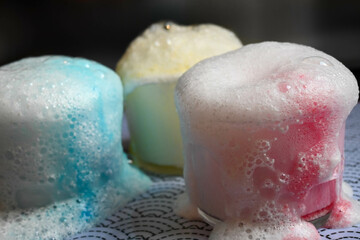 expérience scientifique pour enfant avec du bicarbonate de soude