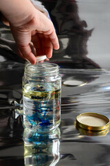 expérience scientifique pour enfant lampe à lave