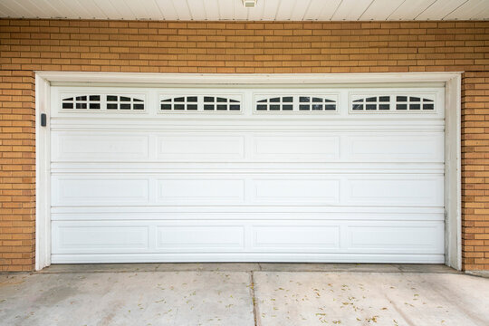 323 Best Sectional Garage Door Images Stock Photos Vectors Adobe Stock
