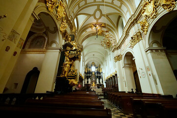 Fototapeta na wymiar Kościół św. Piotra i Pawła w Tyńcu - nawa główna