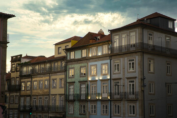 Fototapeta premium Houses in old town Porto, Portugal. At sunrise.