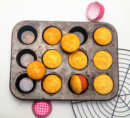 magdalenas en bandeja de horno