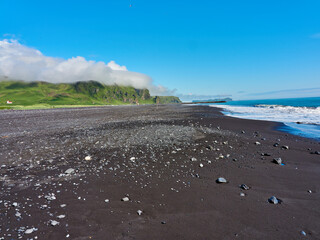 Islandia, paisajes verdes e iglesias