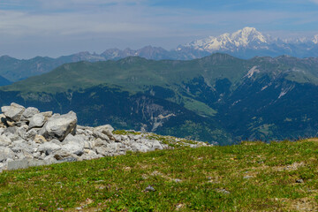 Montagne à Courchevel En France en été. Joli Paysage