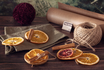 dried orange slices and cinnamon sticks, Christmas gift packaging