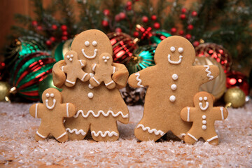 Family of Gingerbreads with 4 kids on Holiday Christmas Background - 468038151