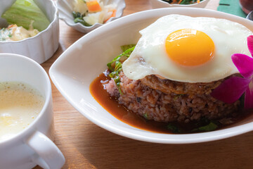 【ハワイアン】お洒落なロコモコ丼【料理】
