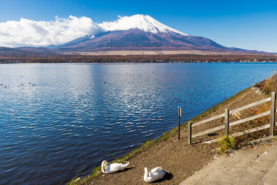 (山梨県ｰ風景)青空と富士山４ © moarave