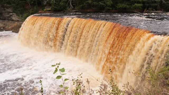 Tahquamenon Falls in Upper Michigan in 4K