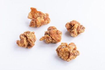 白い背景と唐揚げ