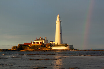St. Mary’s Island Lighthouse, Whitley Bay United Kingdom - obrazy, fototapety, plakaty