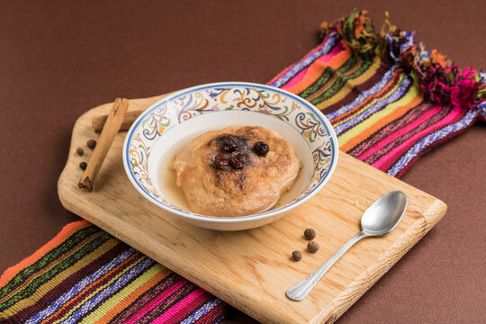 Molletes guatemaltecos, postre t&iacute;pico.