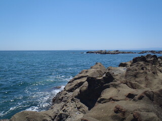 三浦半島・葉山町「真名瀬ヨツバ」の夏の磯風景