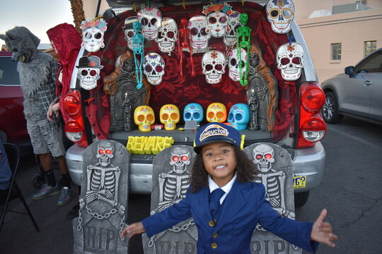 Conductor at trunk or treat