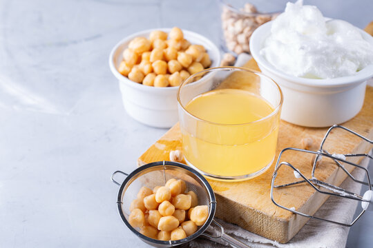 Chickpea Aquafaba, vegan egg substitute to cook meringue 