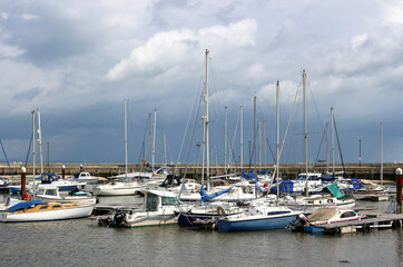 Naklejka premium Boats moored in Ryde Harbour, Isle of Wight
