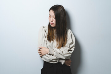 クールな女性ポートレート