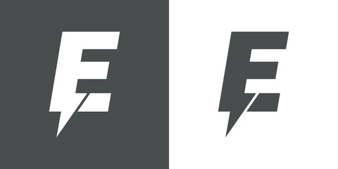 Símbolo energía eléctrica. Logotipo con letra inicial E con forma de relampago en fondo gris y fondo blanco