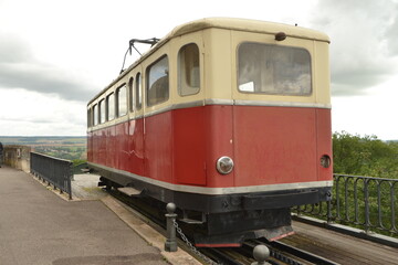 Fototapeta premium Wagon et ancien chemin de fer à crémaillère de Langres