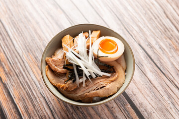 チャーシュー丼