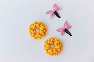 Children's hairpins and hair ties.