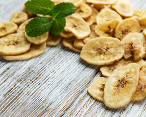 Dried candied banana slices or chips