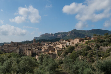 Vilella Baixa, pueblo de la regi&oacute;n vitivin&iacute;cola del Priorat, Tarragona, Espa&ntilde;a