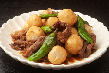 牛肉とサツマイモの甘辛煮