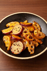 薩摩芋と蓮根の甘辛炒め
