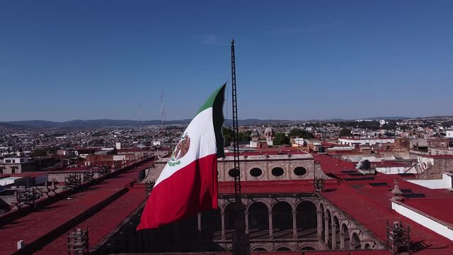 Toma aerea del centro historico de morelia, michoacan, mexico