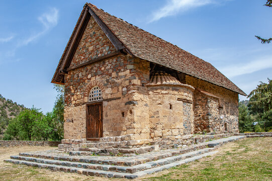 To protect the Church of Panagia Asinu from the Turks, as elsewhere in Troodos, an upper gable roof was used. The domes and arches of the church itself and the narthex are hidden under it.     