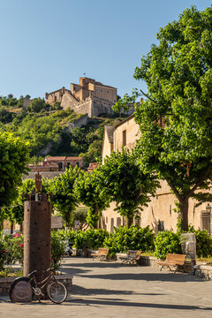 the main square of FInalborgo