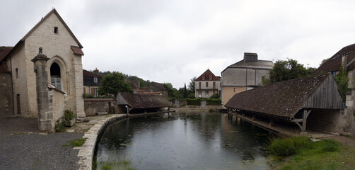 Fototapeta premium Le chemin, aventure pédestre en images sur les grands chemins de randonnées en France et en Europe.