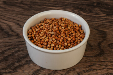 Coriander seeds in the bowl