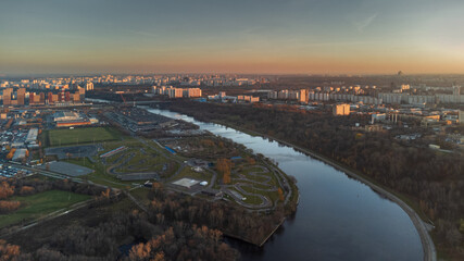 Obraz premium Autumn sunset airscape at Kolomenskoe park