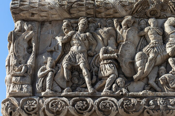 Fototapeta na wymiar Arch of Galerius in the center of city of Thessaloniki, Greece