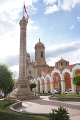 Plaza 6 de Agosto y Santa Basílica Catedral Potosí Bolivia