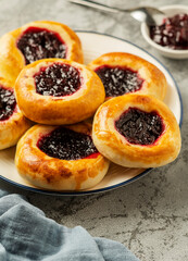 homemade cheesecakes with jam