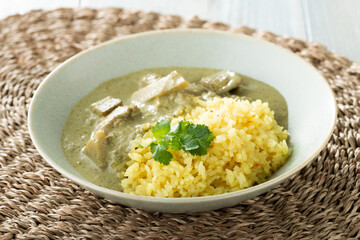 スパイシーでマイルドなココナッツミルクのグリーンカレー