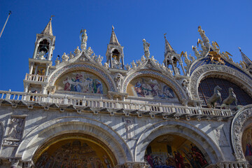 Fototapeta premium Detail of St. Mark's Basilica against the blue sky.