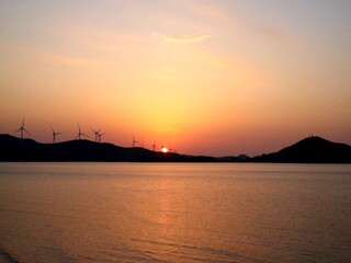 Naklejka premium sunset over the sea