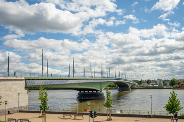 Kennedy Brücke über den Rhein in Bonn