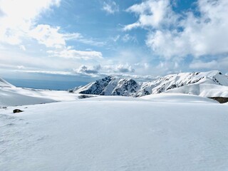 Obraz premium 立山黒部アルペンルートの雪山