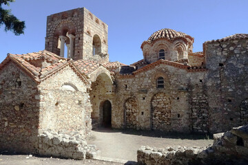 Fototapeta na wymiar The Agia Sofia church of the archeologic site Mystras