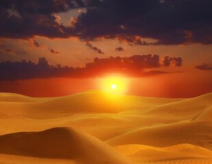 Fototapeta na wymiar Beautiful view of sandy desert at sunset