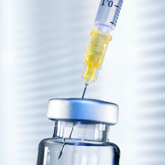 Vaccine bootle and syringe 