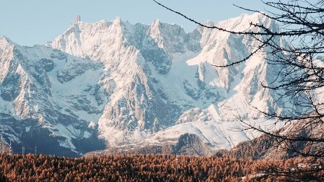Monte Bianco in 4k. Montagna in inverno