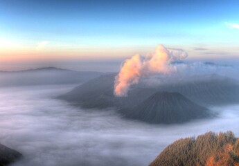 Fototapeta premium vulcano, bali, indonesia, volcanic eruption, cloudy, fog, smoke, holidays, vacation