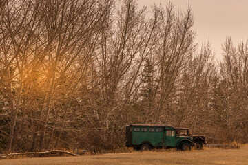 Obraz premium Farmers fields in the early morning Keoma Alberta Canada