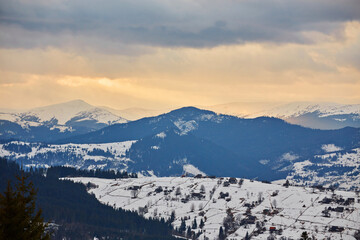 Obraz premium winter view of the city in the carpathians